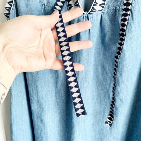 J. Crew Washed Chambray Dress Sleeveless Embroidery Classic Style 00 Hamptons - Picture 7 of 13